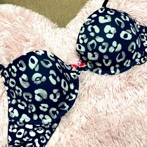 Exhilaration size 36D Perfect T-Shirt Edition